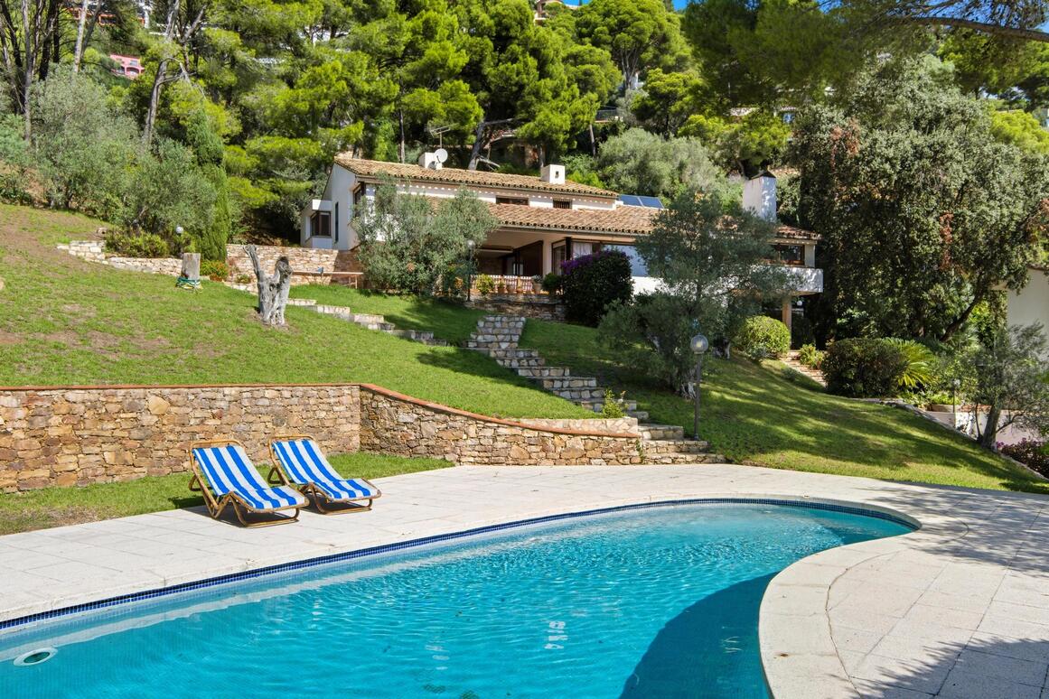Chalet - Begur - 5 dormitorios - 0 ocupantes